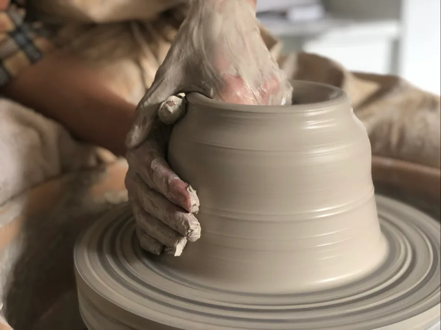 cursos de cerámica curso de torno de ceramica en barcelona